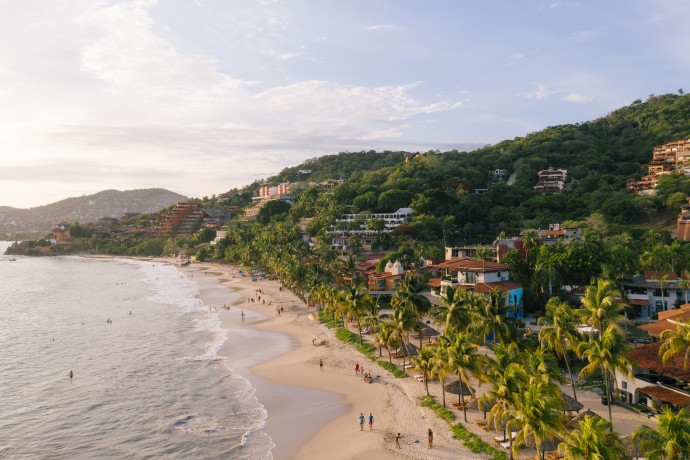 Курорт Thompson Zihuatanejo в Сиуатанехо, Мексика