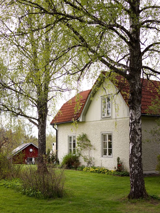 Коттедж и просторный гостевой дом в Мальмкёпинге, Швеция