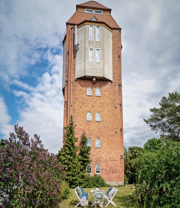 Квартира в здании водонапорной башни 1912 года постройки в Лидингё, Швеция