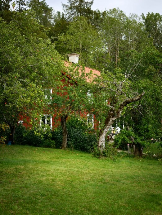 Винтажный интерьер дома у озера в Швеции