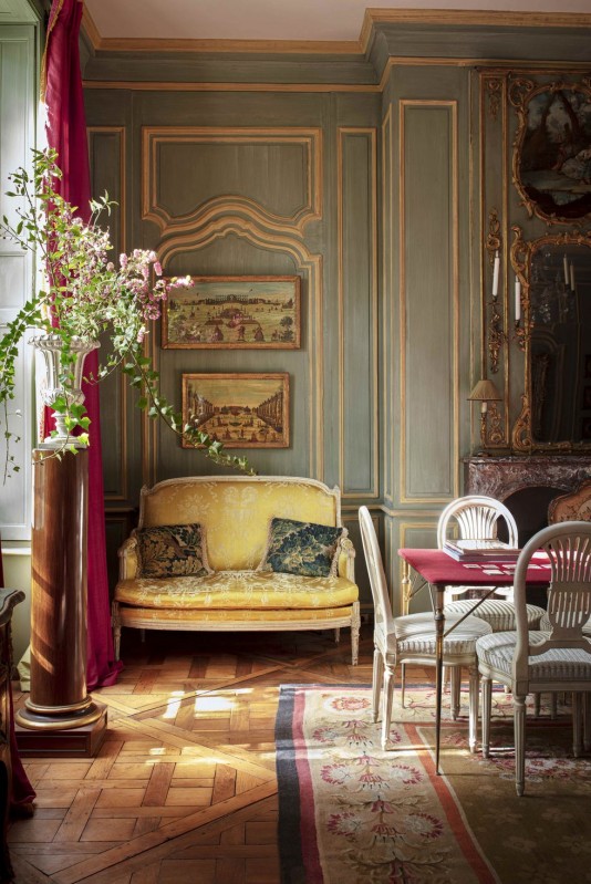 Изысканный интерьер квартиры антиквара Микки Херли в Париже