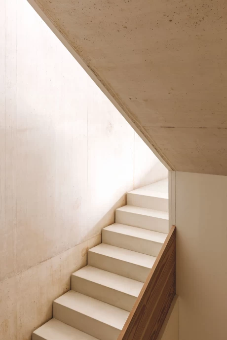 Дом галериста Эдуардо Леме и архитектора Инес Лобо в Лиссабоне, Португалия