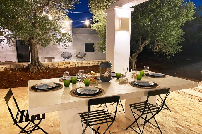 Дом для отпуска среди оливковых и фруктовых деревьев в итальянском регионе Апулия