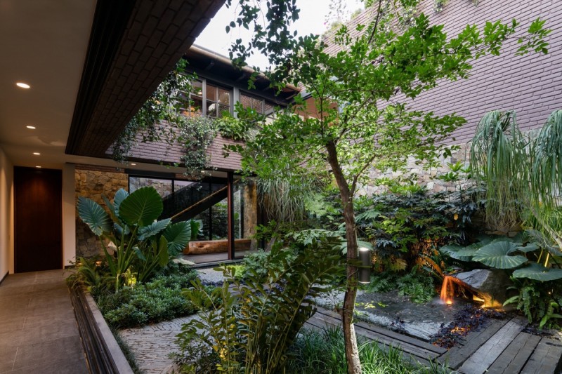 Резиденция с тропическими садами в Сапопане, Халиско, Мексика