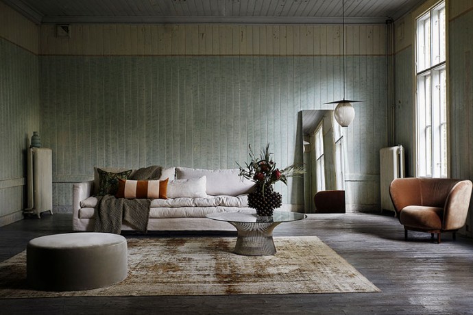 Коллекция мебели шведского бренда Artilleriet, размещённая в ветхом коттедже