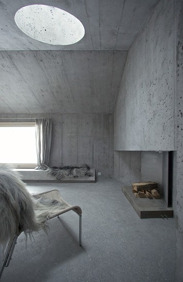 Небольшой бетонный дом в Флимсе, Швейцария