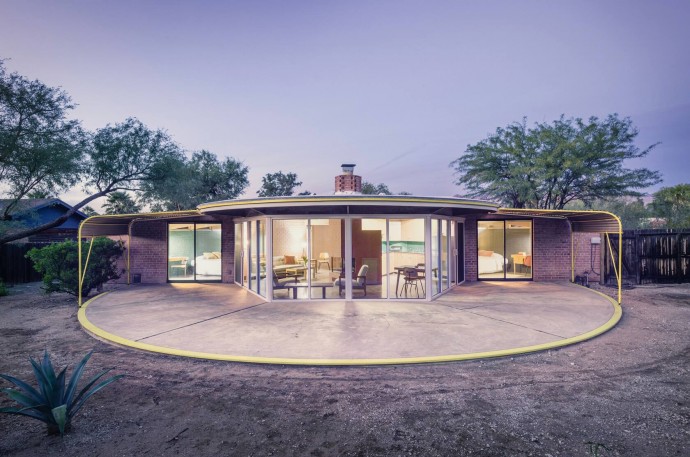 Построенный в 1952 году шестиугольный дом в городе Тусон, Аризона