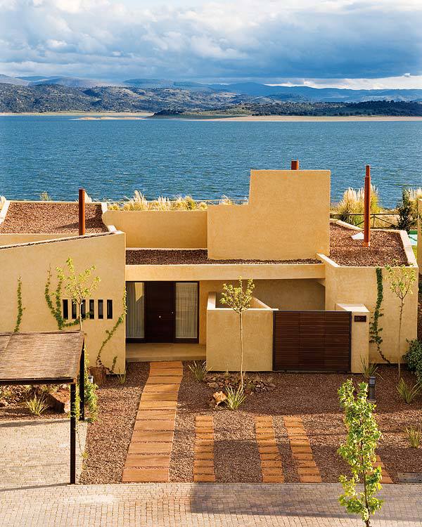 Испанский рай. Интерьер небольшого дома с видом на Sierra de Gredos