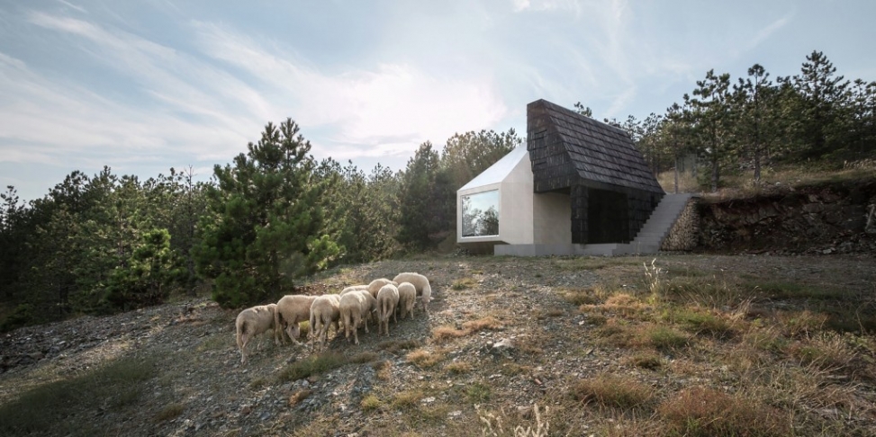 Divcibare Mountain Home 76 м2 на склоне горы Maljen в западной Сербии от EXE studio