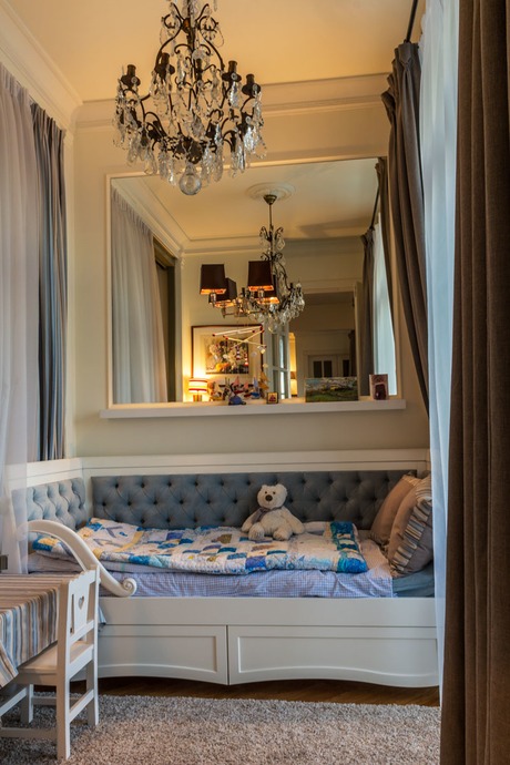 Квартира с антикварной мебелью в высотке на Котельнической от Ольги Кондратовой