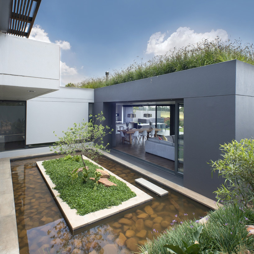 Дом среди африканской природы от W design architecture studio