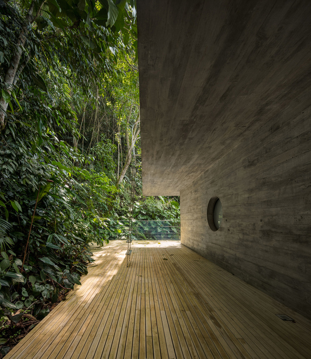 Невероятный дом в джунглях Бразилии от Studio MK27