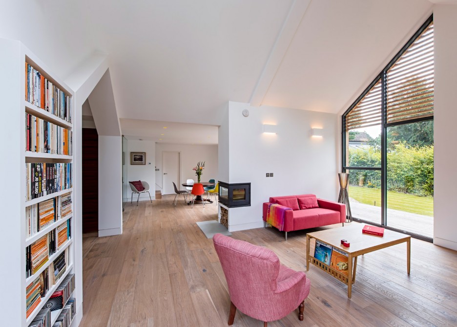 Дом, спроектированный на случай разлива ручья в Оксфордшире, Англия от Baca Architects