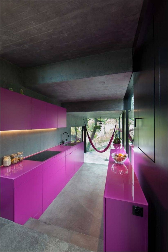 Дом из стекла и бетона среди виноградников от L3P Architekten