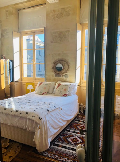 Квартира в доме XVIII века в Бордо, Франция (165 м2)