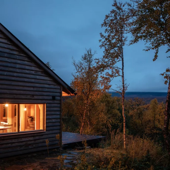 Дом в лесу недалеко от Тэнндалена в Швеции