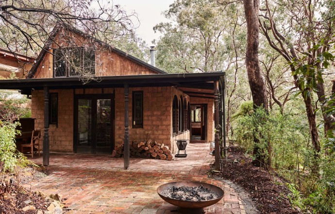 50-летний дом плотника и строителя Ксана Болдинга в пригороде Мельбурна, Австралия