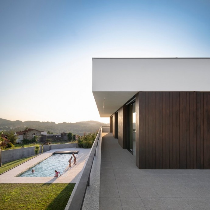 Современный дом в Каррегосе, Португалия