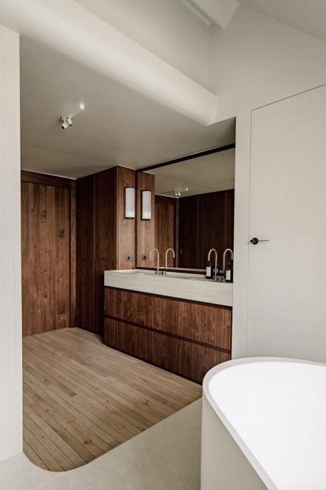 Мансарда в старинном доме в Париже