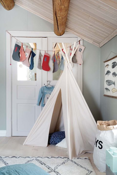 Старая ферма XIX века, расположенная в маленьком городке на севере Швеции Старая ферма XIX века, расположенная в маленьком городке на севере Швеции