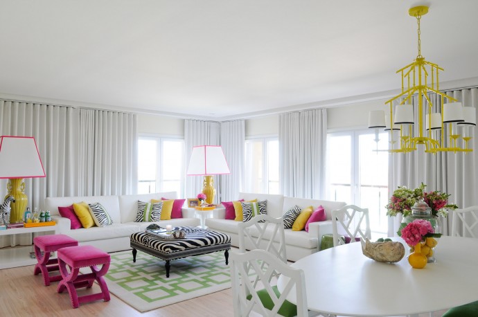 Красочная гостиная, оформленная португальским дизайнером Марией Баррос