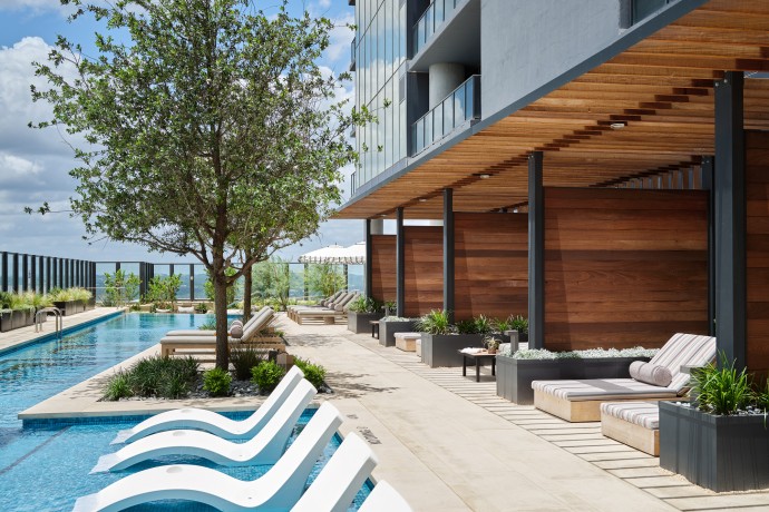 Интерьер общественных пространств и квартир в самой высокой башне в Остине, Техас