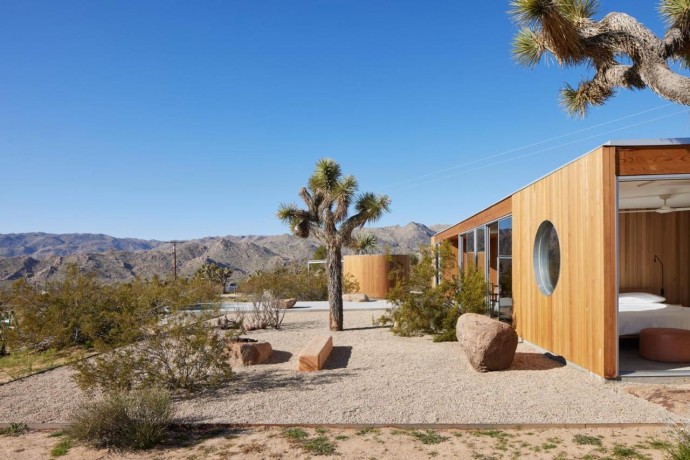 Экологичный современный деревянный дом в пустыне Мохаве, Калифорния