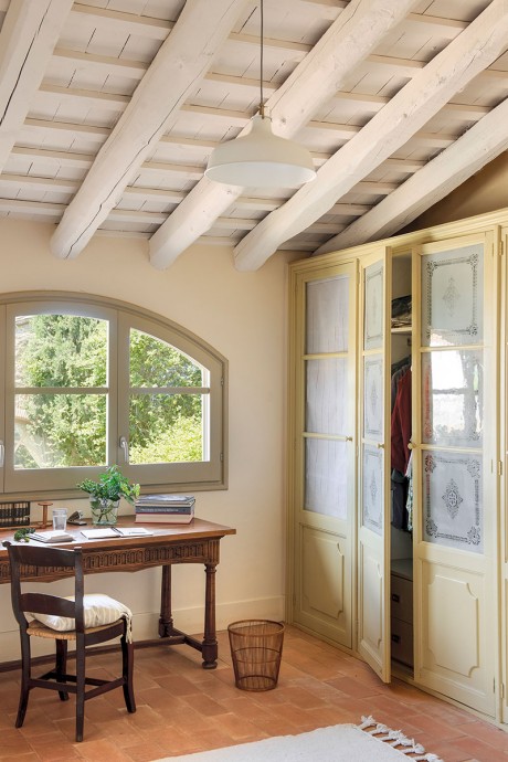 Каменный дом на побережье Коста-Брава, Испания Каменный дом на побережье Коста-Брава, Испания