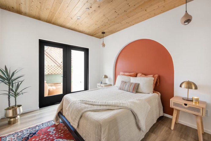 Вдохновленный средиземноморской архитектурой дом площадью 145 м2 в Лос-Анджелесе