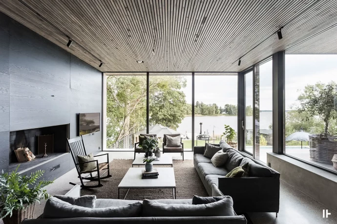 Современная вилла на берегу озера Меларен в шведской коммуне Вестманланд (167 м2)