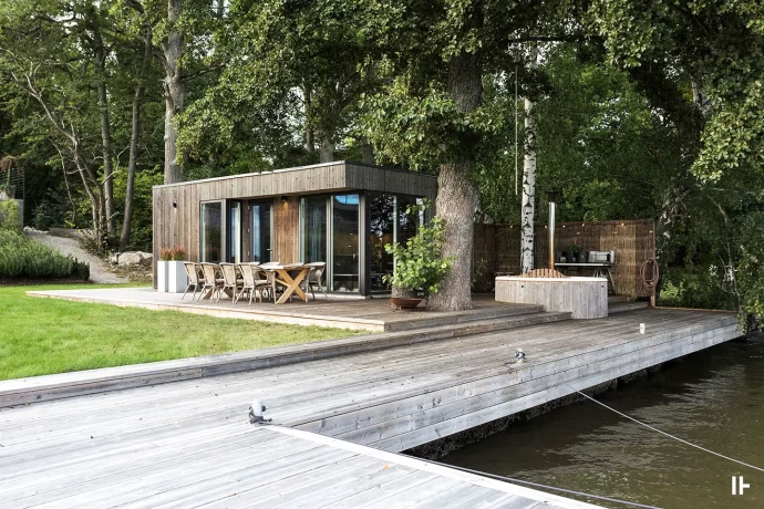 Современная вилла на берегу озера Меларен в шведской коммуне Вестманланд (167 м2)