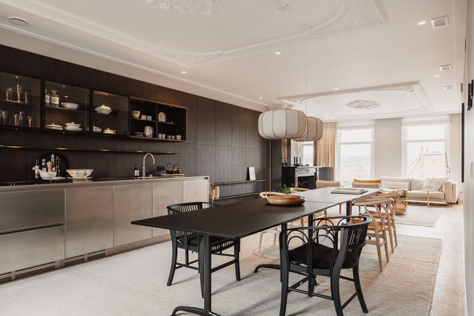 Двухуровневая квартира в центре Амстердама Двухуровневая квартира в центре Амстердама