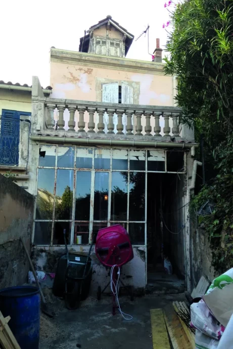 До / после : мрачный преобразившийся дом начала 1900-х годов в городке Тулон, Франция