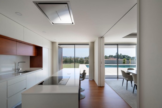 Современный дом в Каррегосе, Португалия