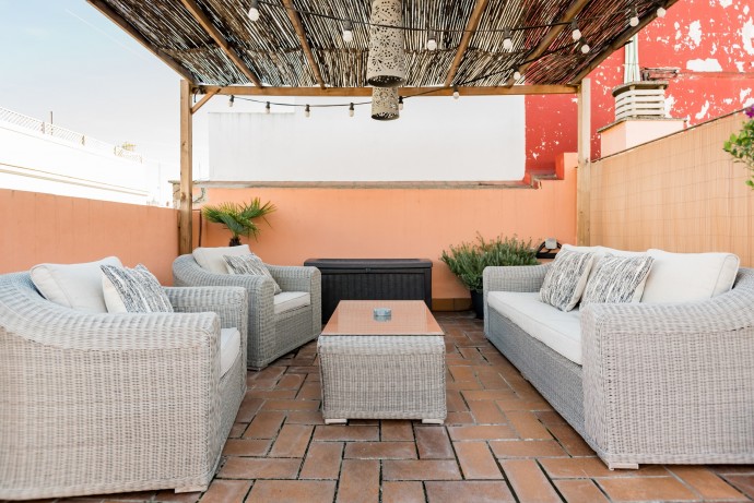 Светлые апартаменты с террасой на крыше