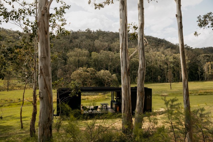 Мини-дом недалеко от деревни Волломби в Новом Южном Уэльсе, Австралия