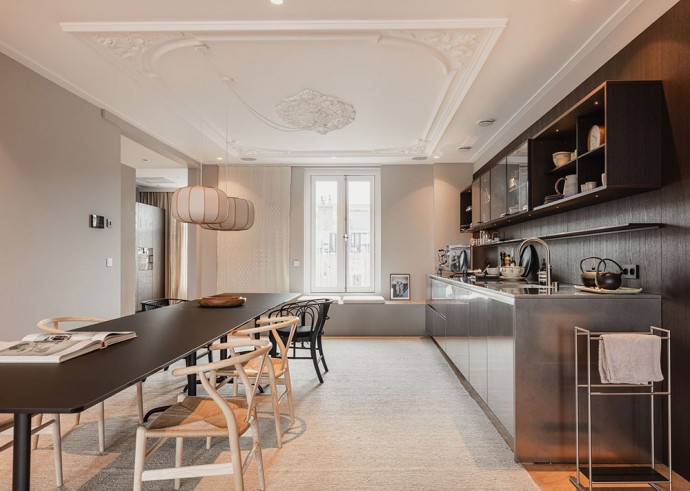 Двухуровневая квартира в центре Амстердама Двухуровневая квартира в центре Амстердама