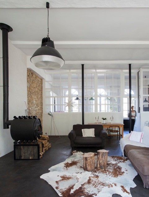 Дом, расположенный в природном парке Перш на севере Франции Дом, расположенный в природном парке Перш на севере Франции