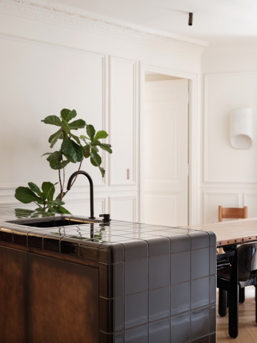 Квартира в доме XIX века в Париже (120 м2)