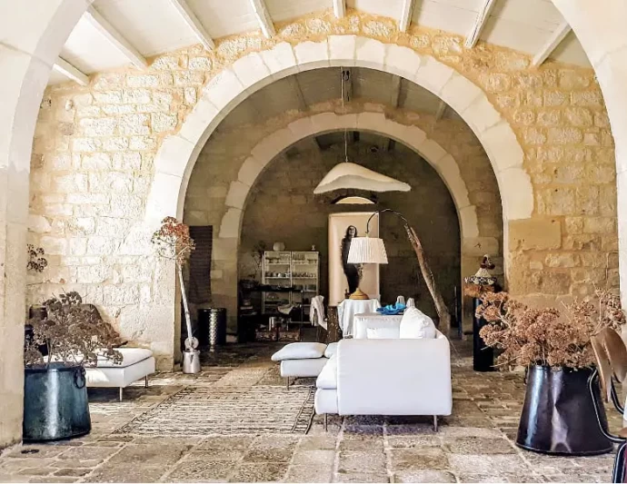 Обновлённый старинный каменный дом на Сицилии, Италия