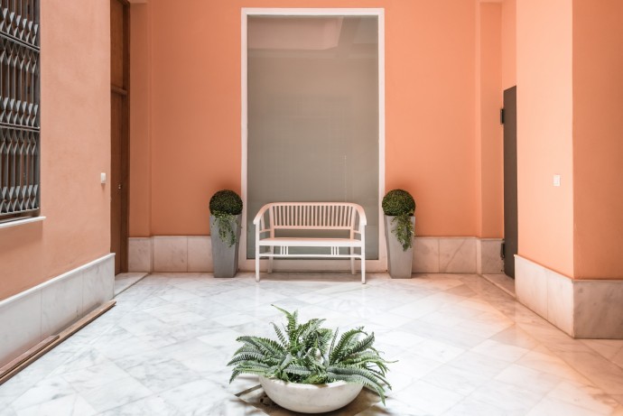 Светлые апартаменты с террасой на крыше