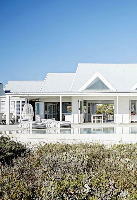 Пляжный дом владельцев компании 2Productions Роба и Джины Макклелланд недалеко от Кейптауна, ЮАР