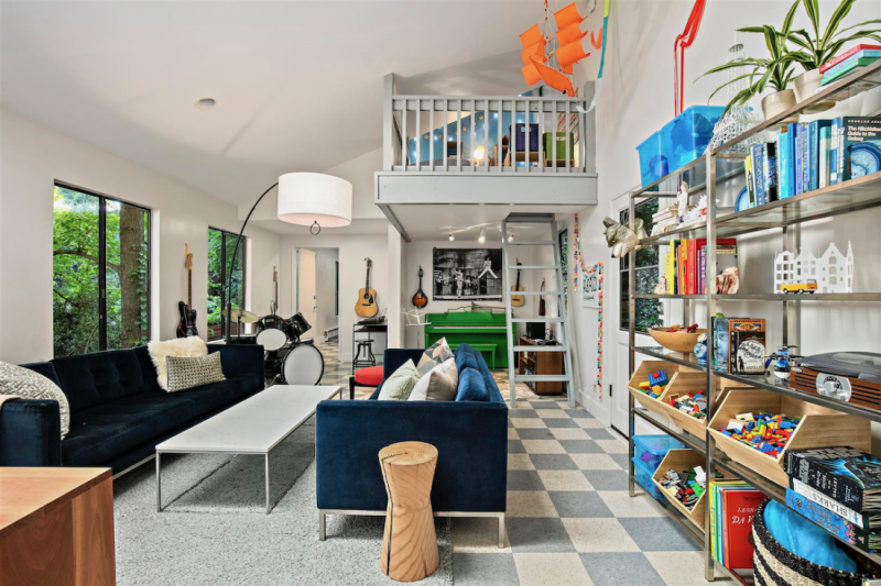 Дом посреди леса в Окленде Дом посреди леса в Окленде