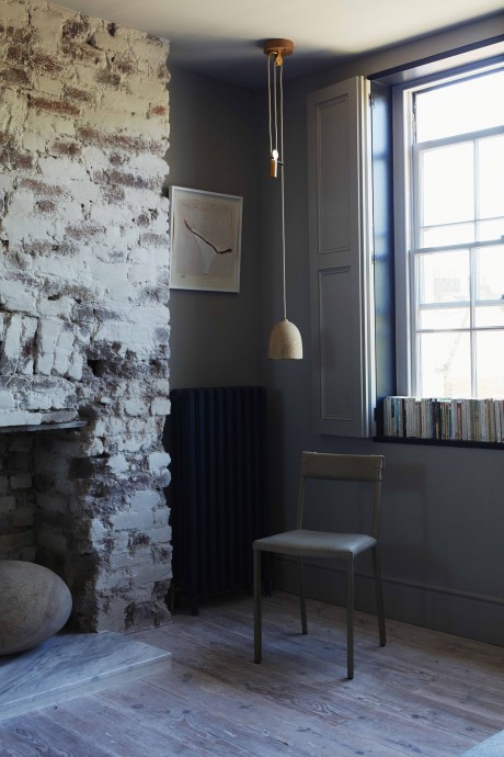 Дом совладелицы британского мебельного бренда Ocher Соленн де ла Фушардье на севере Лондона Дом совладелицы британского мебельного бренда Ocher Соленн де ла Фушардье на севере Лондона