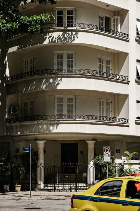 Квартира архитектора Давида Бастоса в доме 1940-х годов в Рио-де-Жанейро Квартира архитектора Давида Бастоса в доме 1940-х годов в Рио-де-Жанейро