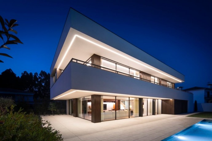 Современный дом в Каррегосе, Португалия