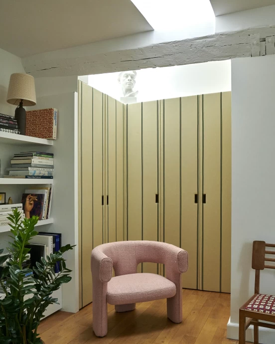 Квартира текстильного и мебельного дизайнера Пьера Фрея в Париже