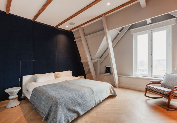 Двухуровневая квартира в центре Амстердама Двухуровневая квартира в центре Амстердама