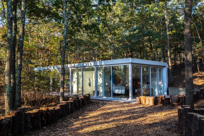 Современный дом в лесу штата Нью-Йорк