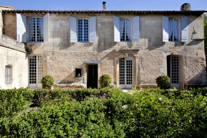 Резиденция дизайнера Брижит Пагес-де-Оливейра во французской деревне Мауссан-Ле-Альпий